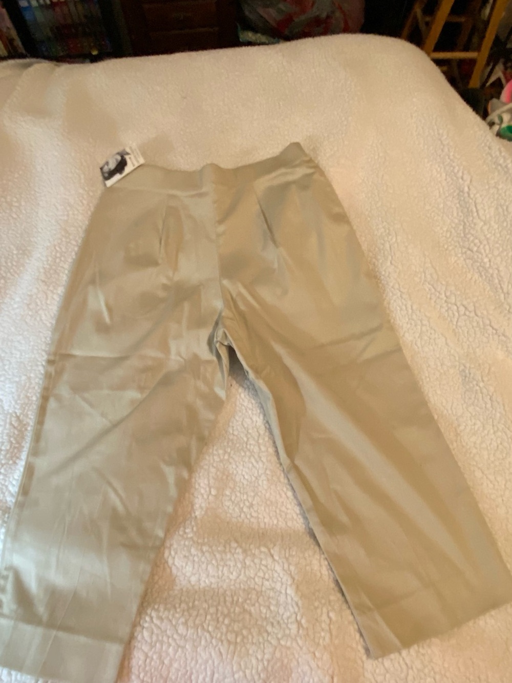 Jaclyn Smith Khaki Classic Stretch Waistband capris nwt Size 16